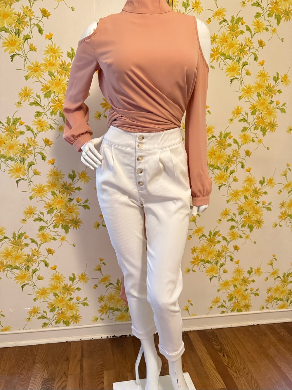 Final Touch White High-Waist Pants size L